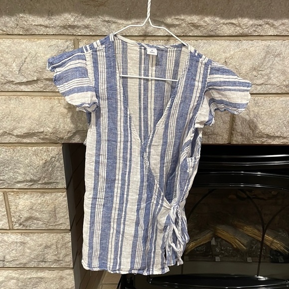 Old Navy Flutter Sleeve Top Blue White Striped Size XS - Picture 1 of 4